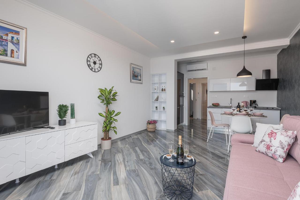 קאבטאט Apartments Cosmopolit מראה חיצוני תמונה